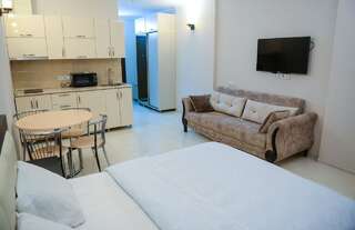 Апарт-отели BLACK SEA SIDE APARTMENTS Батуми Апартаменты-студио с видом на море-2